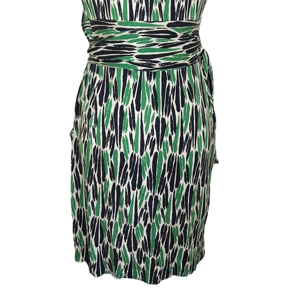 Diane Von Furstenberg Celosa Silk Green & Black Printed Wrap Dress - 4 - Picture 12 of 15